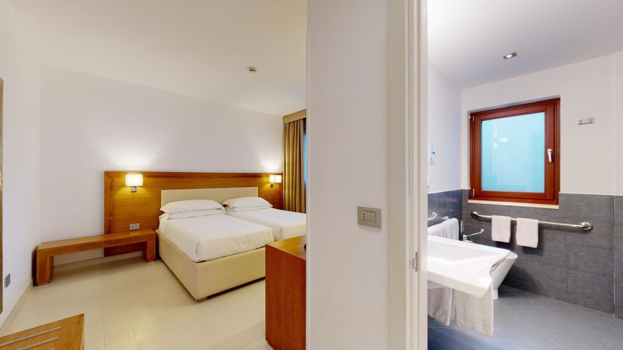 Hotel Monte Sarago Остуні Екстер'єр фото
